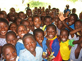 Africa Orphanage Photo Volunteer to Work at an Orphanage